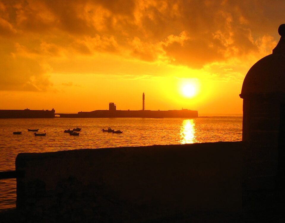 Atardecer romántico en La Caleta Cádiz